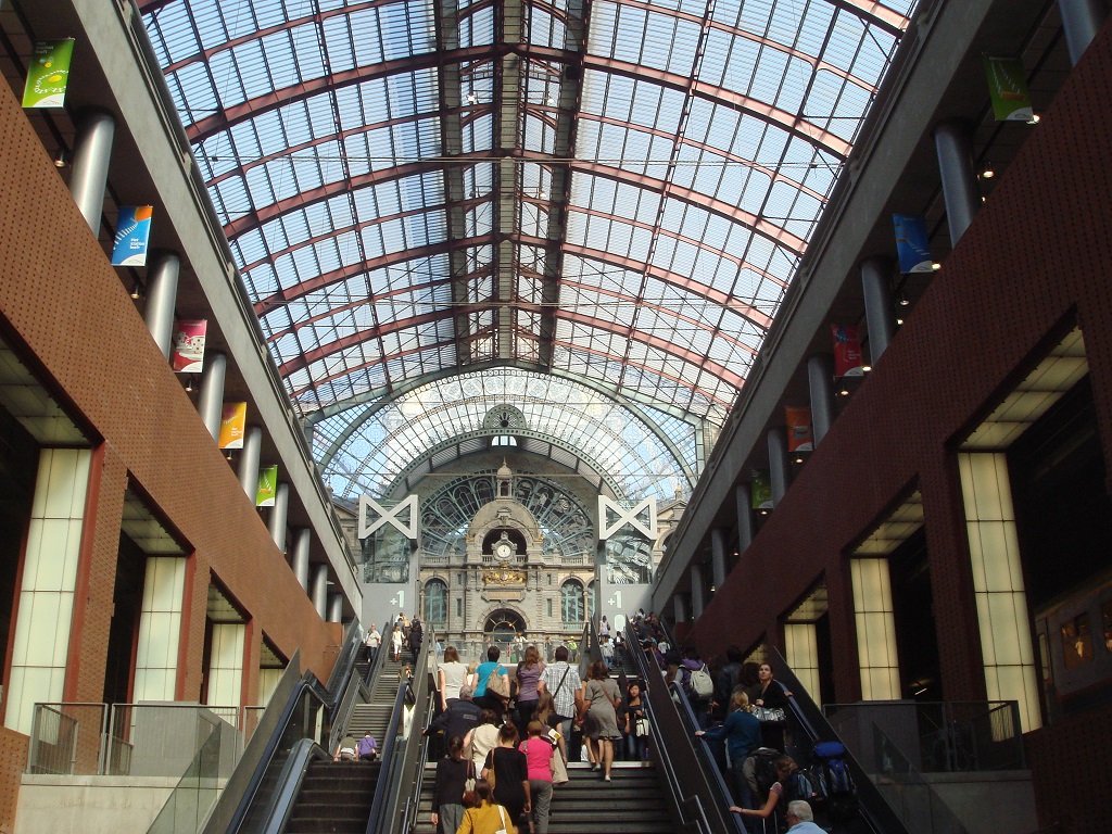 Interior of Antwerpen Centraal station
